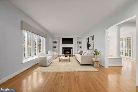 Living - 1112 Hampton Garth, Towson, MD 21286 photo 1 of 17