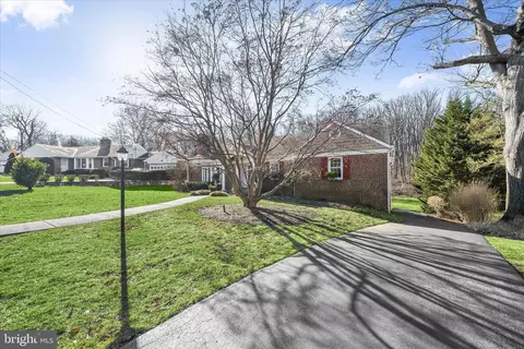 Exterior - 1112 Hampton Garth, Towson, MD 21286 photo 3 of 17