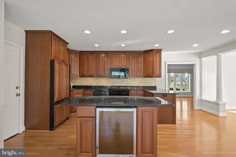 Kitchen - 1112 Hampton Garth, Towson, MD 21286 photo 3 of 4