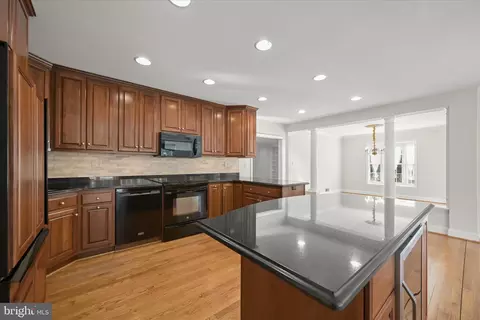 Kitchen - 1112 Hampton Garth, Towson, MD 21286 photo 1 of 4