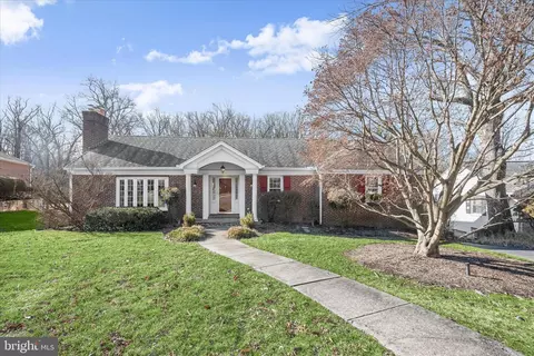 1112 Hampton Garth, Towson, MD 21286