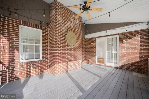 Exterior - 1112 Hampton Garth, Towson, MD 21286 photo 7 of 17