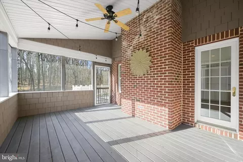 Exterior - 1112 Hampton Garth, Towson, MD 21286 photo 8 of 17
