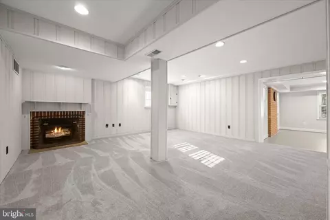 Living - 1112 Hampton Garth, Towson, MD 21286 photo 15 of 17