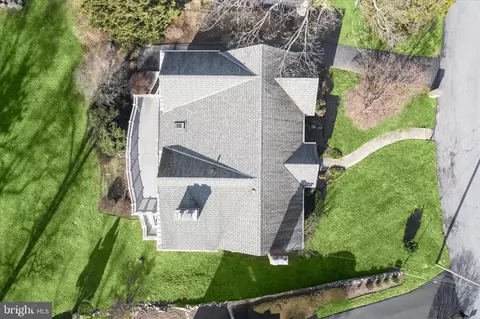 View/Area - 1112 Hampton Garth, Towson, MD 21286 photo 1 of 5