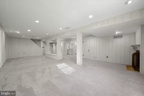 Living - 1112 Hampton Garth, Towson, MD 21286 photo 16 of 17