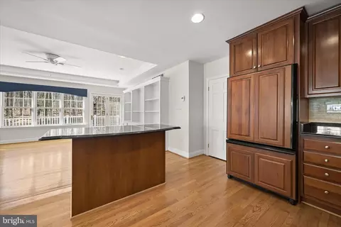 Living - 1112 Hampton Garth, Towson, MD 21286 photo 10 of 17