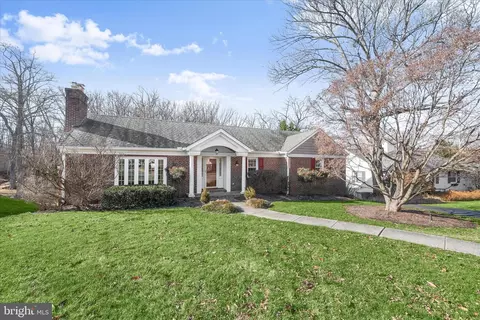 Exterior - 1112 Hampton Garth, Towson, MD 21286 photo 2 of 17