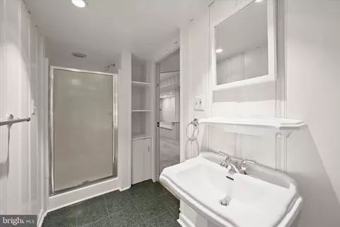 Bath - 1112 Hampton Garth, Towson, MD 21286 photo 7 of 7