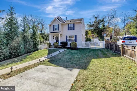 602 Laurel Hill Ln, Catonsville, MD 21228