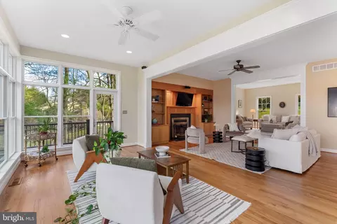Living - 10 Seven Springs Ct, Phoenix, MD 21131 photo 3 of 3
