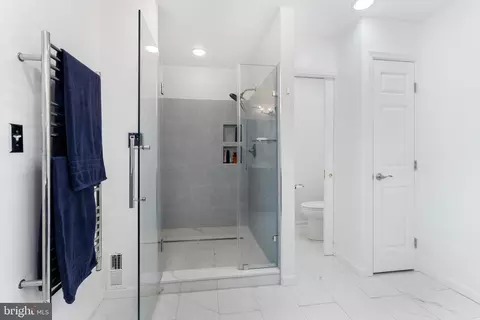 Bath - 10 Seven Springs Ct, Phoenix, MD 21131 photo 2 of 3