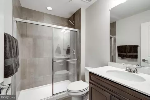 Bath - Undisclosed, Baltimore, MD 21229 photo 4 of 5