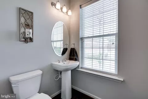 Bath - Undisclosed, Baltimore, MD 21229 photo 1 of 5