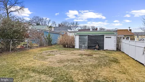 Exterior - 7627 Carson Ave, Baltimore, MD 21224 photo 4 of 5