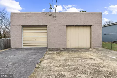 Exterior - 7627 Carson Ave, Baltimore, MD 21224 photo 2 of 5