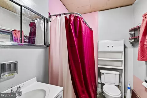 Bath - 7627 Carson Ave, Baltimore, MD 21224 photo 1 of 1