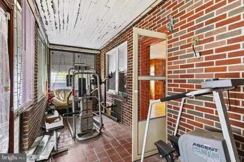Entry Way - 7627 Carson Ave, Baltimore, MD 21224 photo 5 of 6