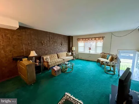 1014 Stormont Cir, Halethorpe, MD 21227 photo 4