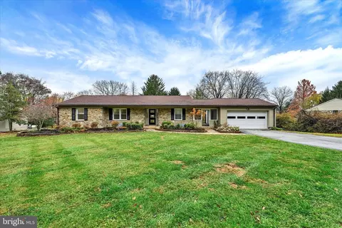 Exterior - 550 Hampton Ln, Towson, MD 21286 photo 1 of 3