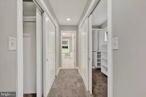 Entry Way - 550 Hampton Ln, Towson, MD 21286 photo 5 of 7