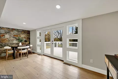 Dining - 550 Hampton Ln, Towson, MD 21286 photo 2 of 2