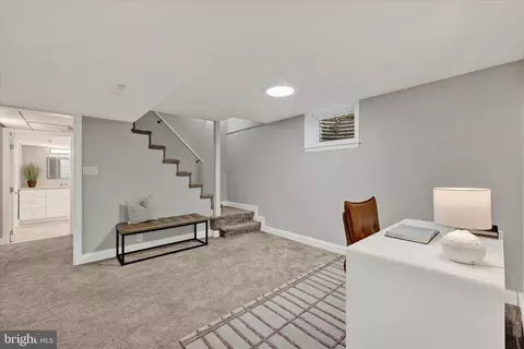 Entry Way - 550 Hampton Ln, Towson, MD 21286 photo 6 of 7