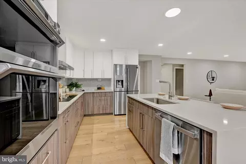 Kitchen - 550 Hampton Ln, Towson, MD 21286 photo 5 of 5