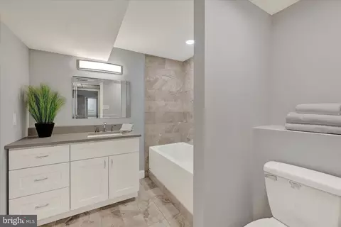 Bath - 550 Hampton Ln, Towson, MD 21286 photo 4 of 5