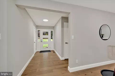 Entry Way - 550 Hampton Ln, Towson, MD 21286 photo 1 of 7