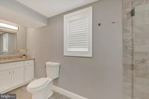 Bath - 550 Hampton Ln, Towson, MD 21286 photo 5 of 5