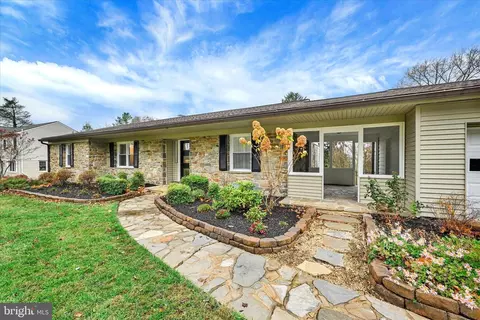 550 Hampton Ln, Towson, MD 21286