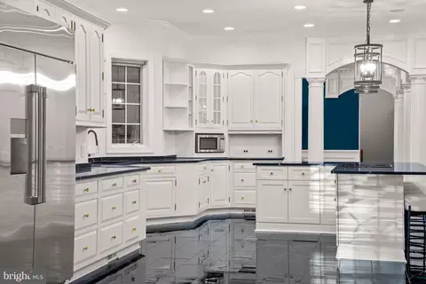 Kitchen - 8 Glenberry Ct, Phoenix, MD 21131 photo 4 of 5