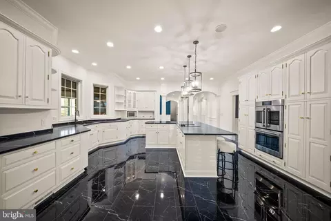 Kitchen - 8 Glenberry Ct, Phoenix, MD 21131 photo 2 of 5