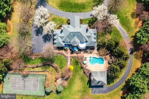 View/Area - 8 Glenberry Ct, Phoenix, MD 21131 photo 2 of 4
