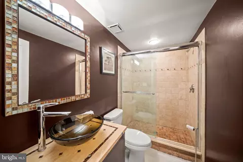 Bath - 8 Glenberry Ct, Phoenix, MD 21131 photo 3 of 4