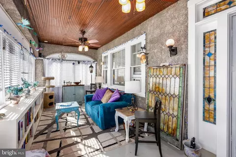 Exterior - 808 Warwick Rd, Baltimore, MD 21229 photo 4 of 11