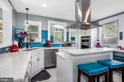 Kitchen - 808 Warwick Rd, Baltimore, MD 21229 photo 1 of 6