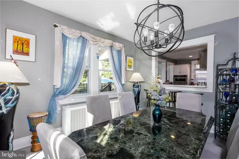 Dining - 808 Warwick Rd, Baltimore, MD 21229 photo 2 of 2