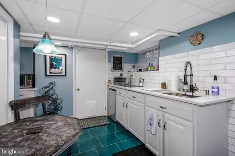 Kitchen - 808 Warwick Rd, Baltimore, MD 21229 photo 6 of 6