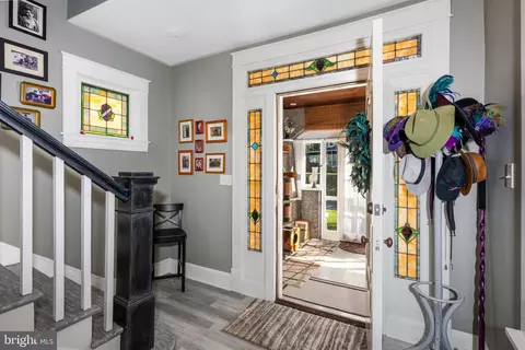 Entry Way - 808 Warwick Rd, Baltimore, MD 21229 photo 1 of 4