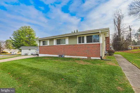 8205 Arrowhead Rd, Pikesville, MD 21208