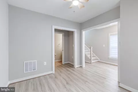 Entry Way - 412 Virginia Ave, Towson, MD 21286 photo 2 of 5