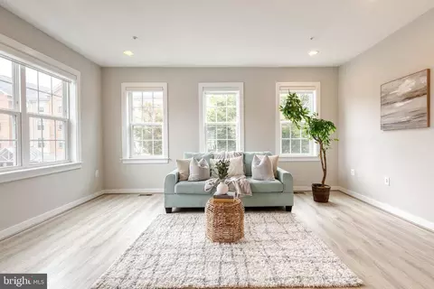 Living - 412 Virginia Ave, Towson, MD 21286 photo 1 of 2