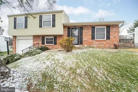 6922 Pinecrest Rd, Catonsville, MD 21228