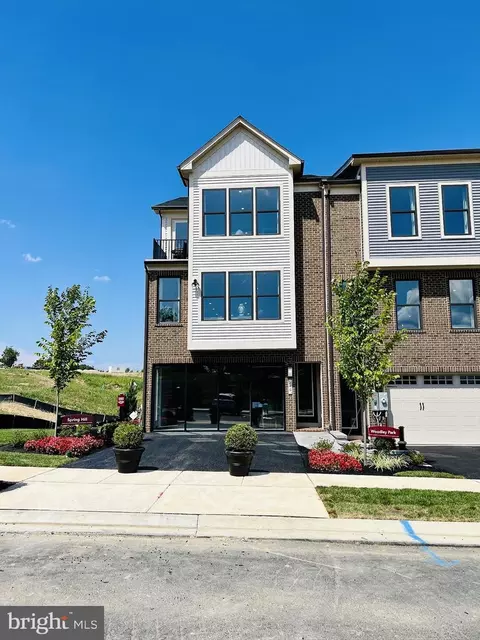 246 Hickory Hollow Ct, Cockeysville, MD 21030