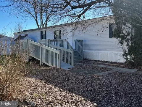 136 Rodeo Cir, Middle River, MD 21220 photo 7