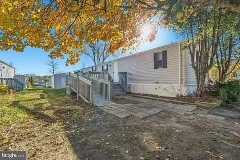 136 Rodeo Cir, Middle River, MD 21220 photo 3