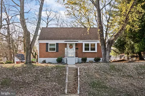 704 Cloudyfold Dr, Pikesville, MD 21208