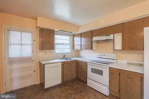 Kitchen - 2607 Smith Ave, Baltimore, MD 21209 photo 1 of 1